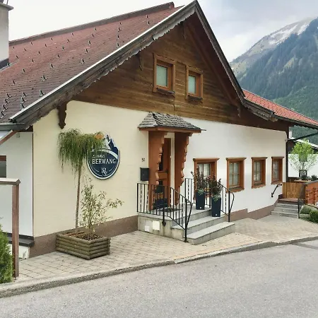 Semesterbostad Haus Bauernhaus Berwang